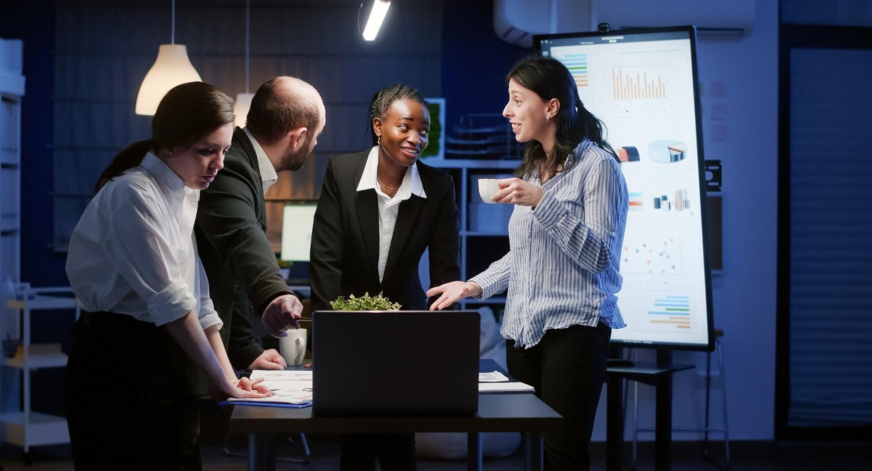 Bureau moderne avec outils de conseil financier